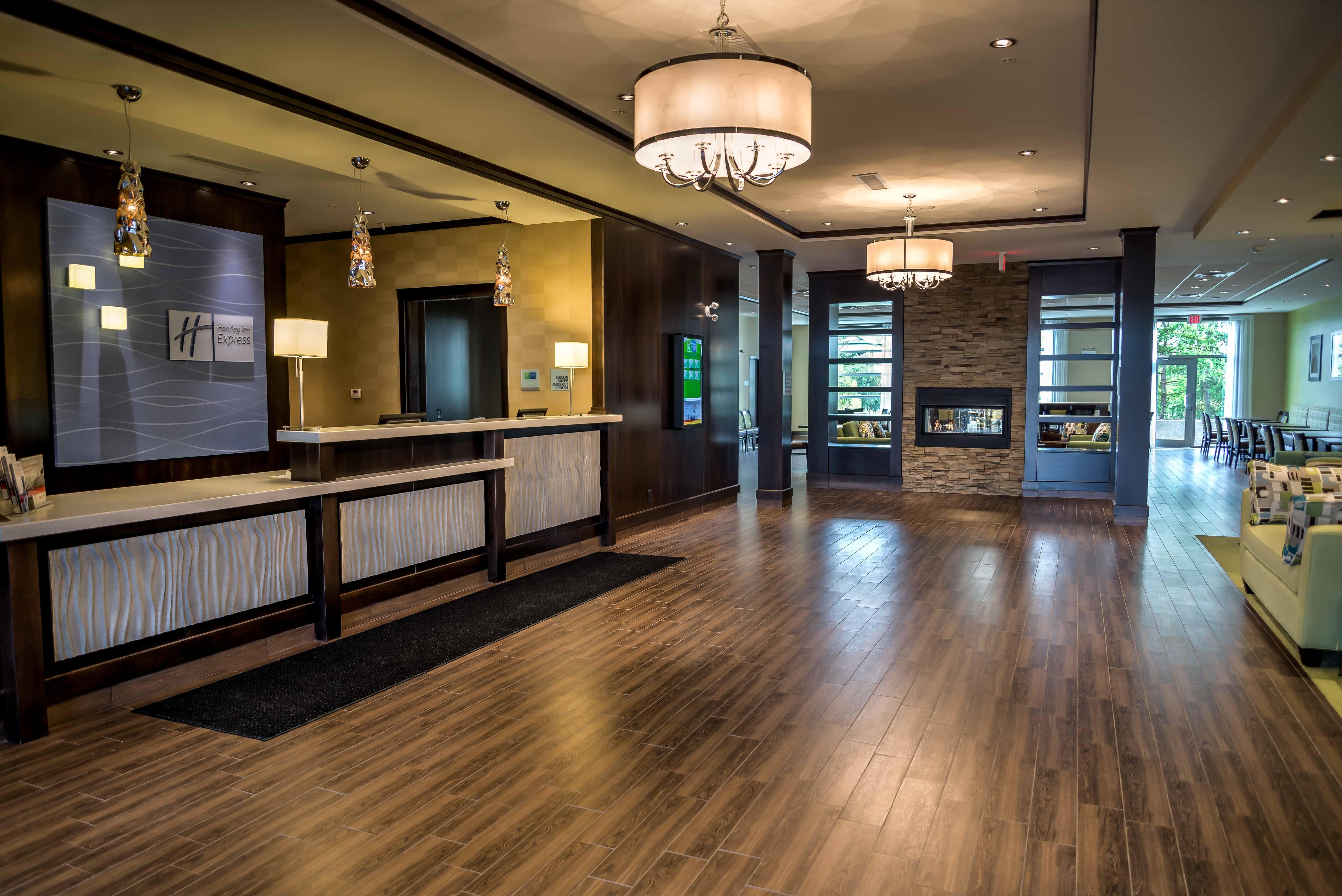 Holiday Inn Express & Suites Spruce Grove - Stony Plain By Ihg Exteriör bild