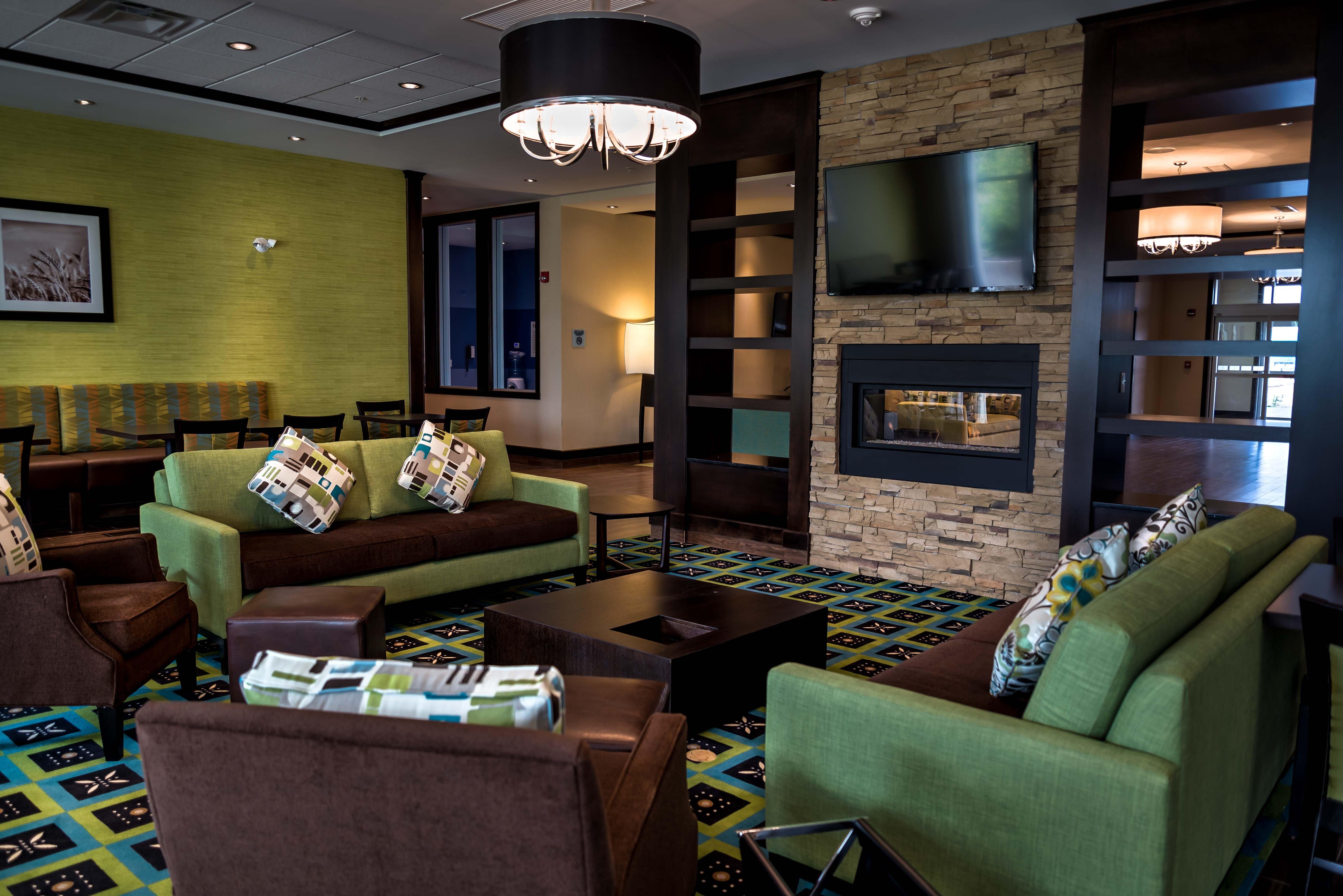 Holiday Inn Express & Suites Spruce Grove - Stony Plain By Ihg Exteriör bild